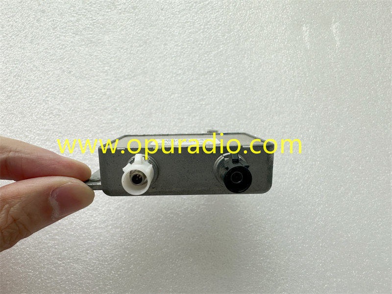 MERCEDES-BENZ A W176 ANTENNA SPLITTER AM FM A4638203789 CLA C117 X156 W176