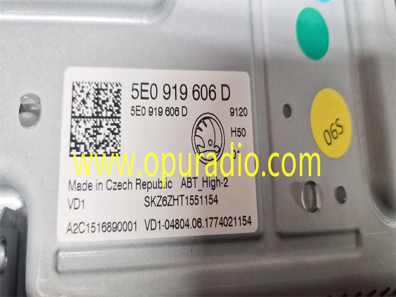 AV092ZEM 9.2INCH Touch Screen Display for 2017-2019 Skoda Octavia 3 Car Navigation Media