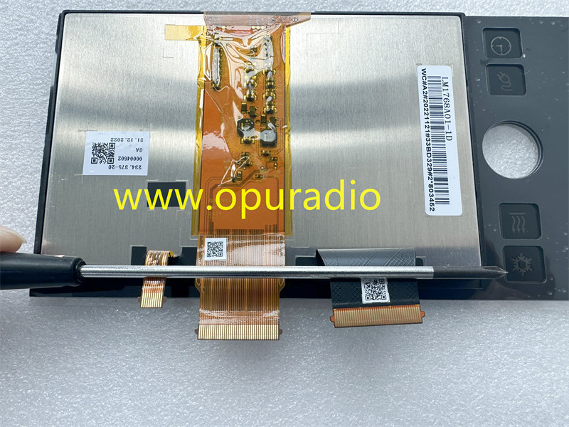 LM1768A01 GIANTPLUS Touch Screen for Volkswagen Transporter T6 California