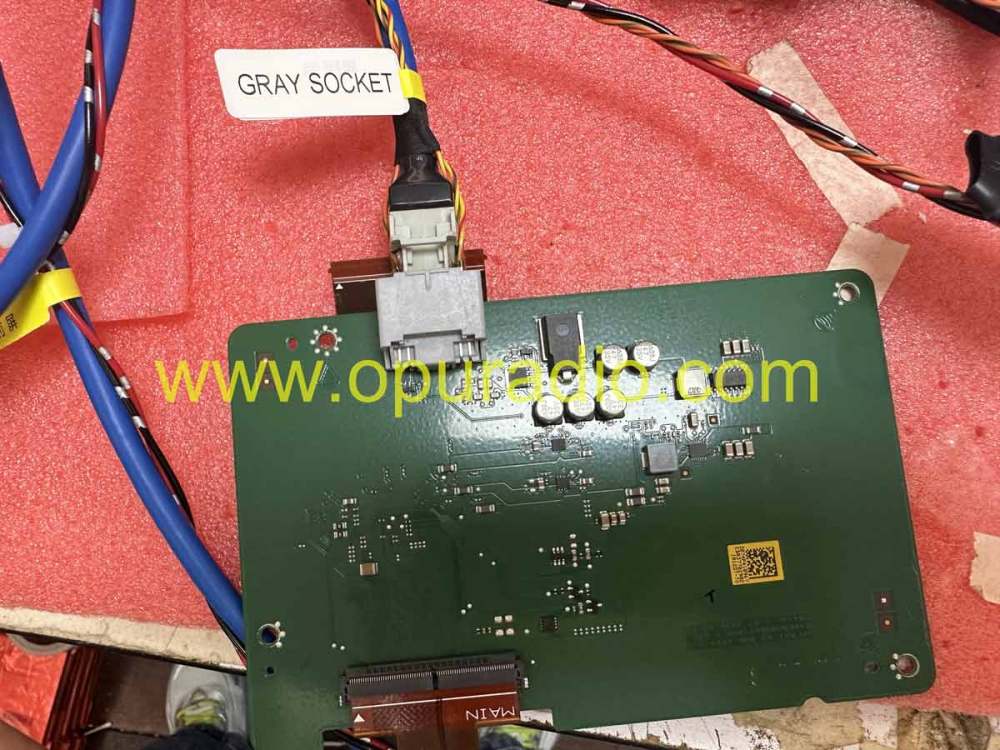alt="Diagnostic test board for Chevy Silverado GMC Sierra rear entertainment unit"