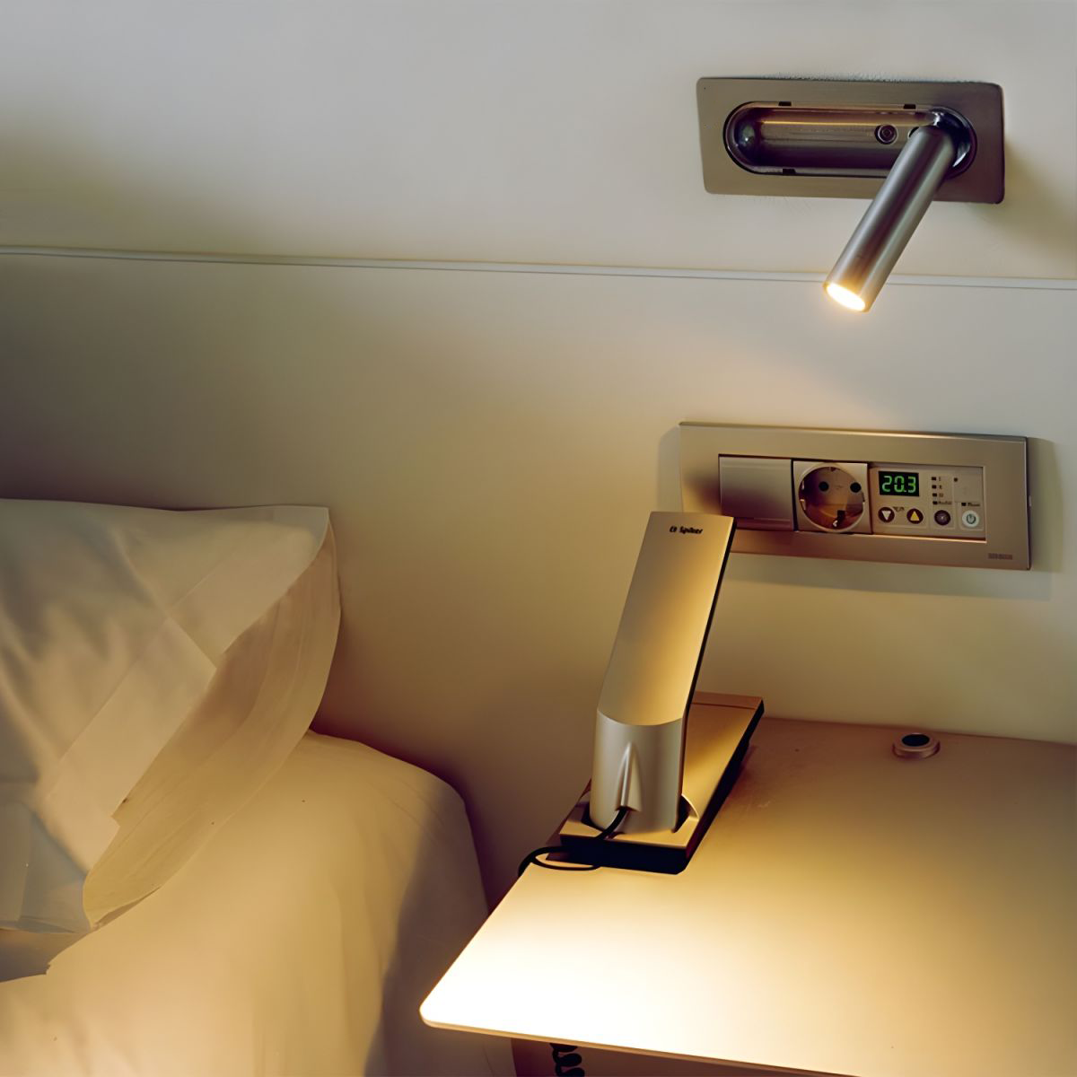 reading wall lamp