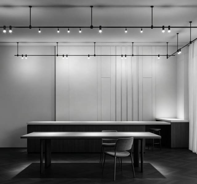 Minimalist Commercial LED Magnetic Track Anti Glare Down Lighting
