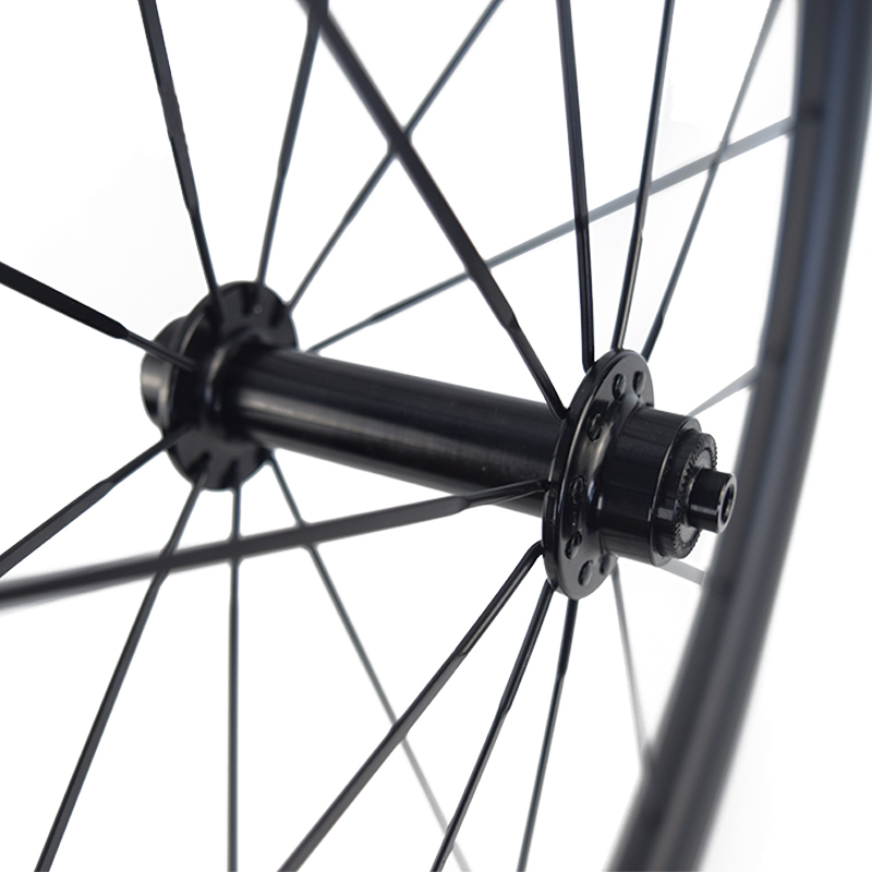 700C Carbon Fiber Road Bike Wheelset, Lightweight R13 Hub, Aero Spokes, Shimano 11/12 Speed