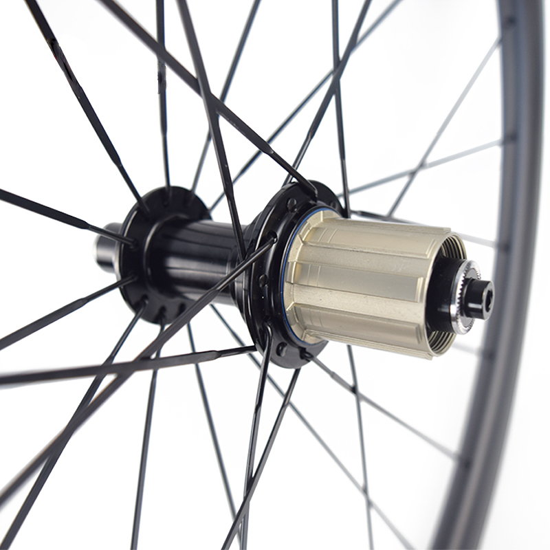 700C Carbon Fiber Road Bike Wheelset, Lightweight R13 Hub, Aero Spokes, Shimano 11/12 Speed