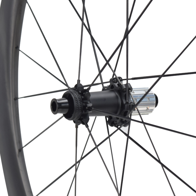 700C Carbon Road Bike Wheelset | Lightweight Carbon Spoke Wheels with Center Lock Hubs CS15