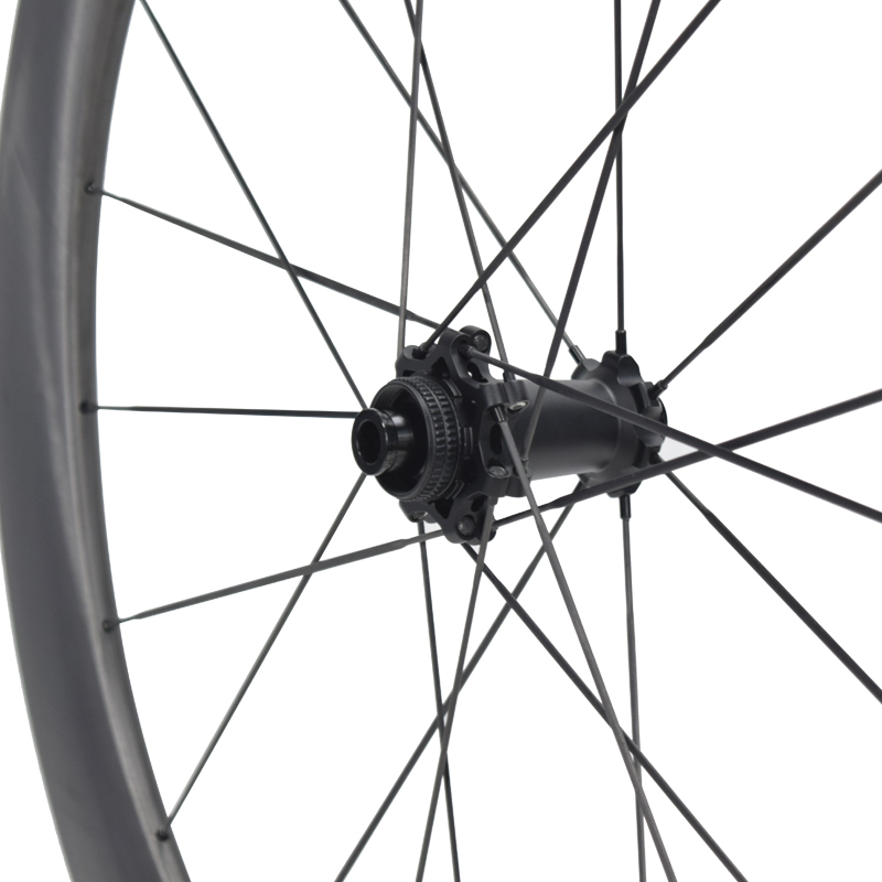 700C Carbon Road Bike Wheelset | Lightweight Carbon Spoke Wheels with Center Lock Hubs CS15
