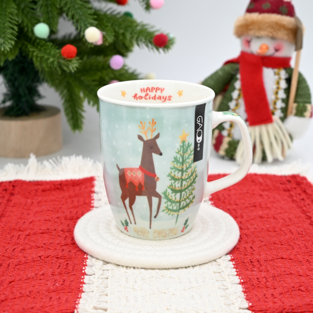 Factory High  Quality 10oz Ceramic Christmas Mug With Cute Bear and Deer Design