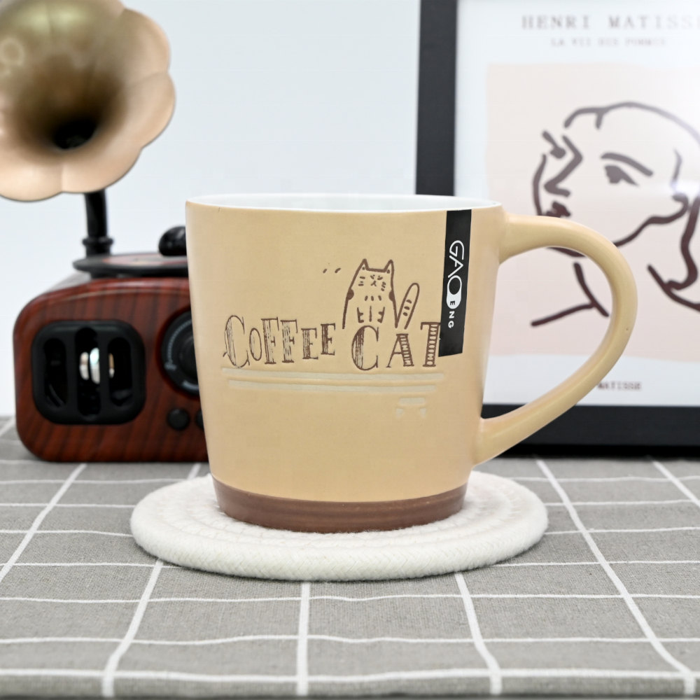 Wholesale 11oz Brown White Color Glazed Mug with Cat Design  Cartoon Coffee Cup