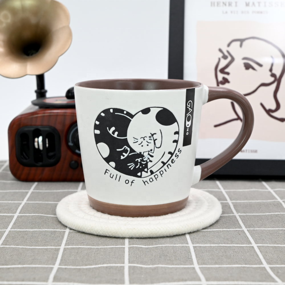 Wholesale 11oz Brown White Color Glazed Mug with Cat Design  Cartoon Coffee Cup