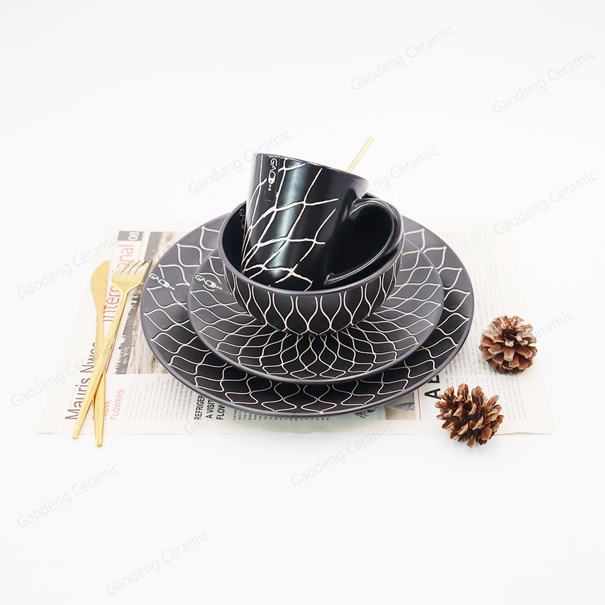 Black Golden Beautiful Design Ceramic Color Glazed Dinnerware Set Customized Flower Pattern for Hotel Restaurant