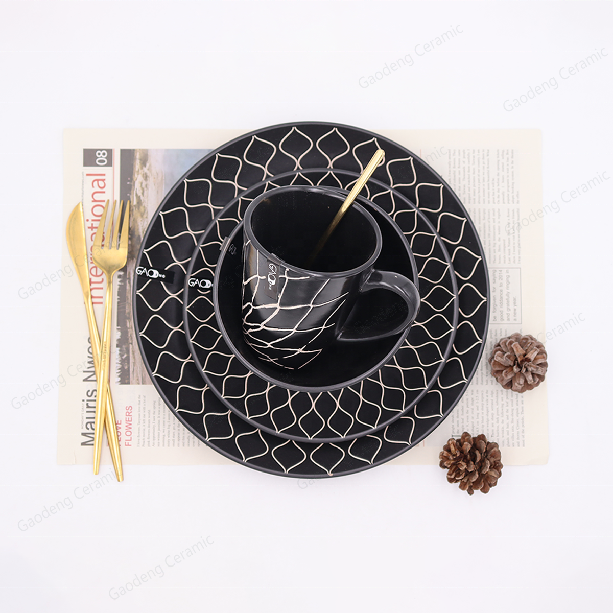 Black Golden Beautiful Design Ceramic Color Glazed Dinnerware Set Customized Flower Pattern for Hotel Restaurant