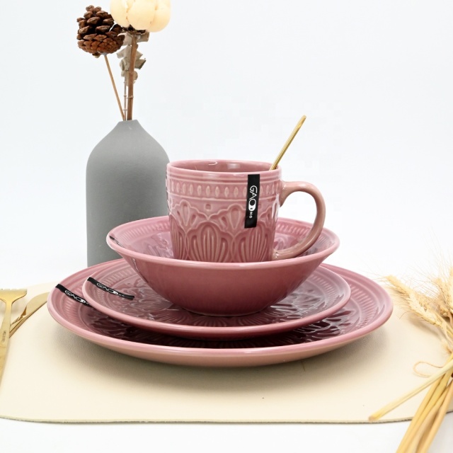 High Quality Custom Dinnerware Set Embossed pink Reactive Tableware Set