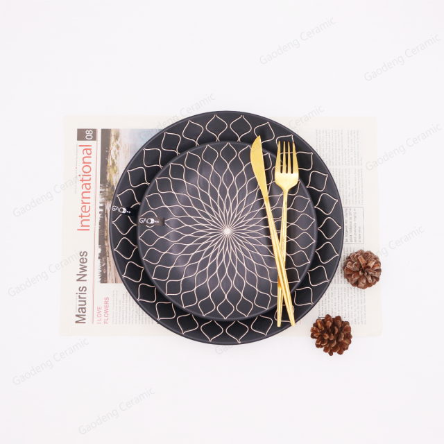 Black Golden Beautiful Design Ceramic Color Glazed Dinnerware Set Customized Flower Pattern for Hotel Restaurant