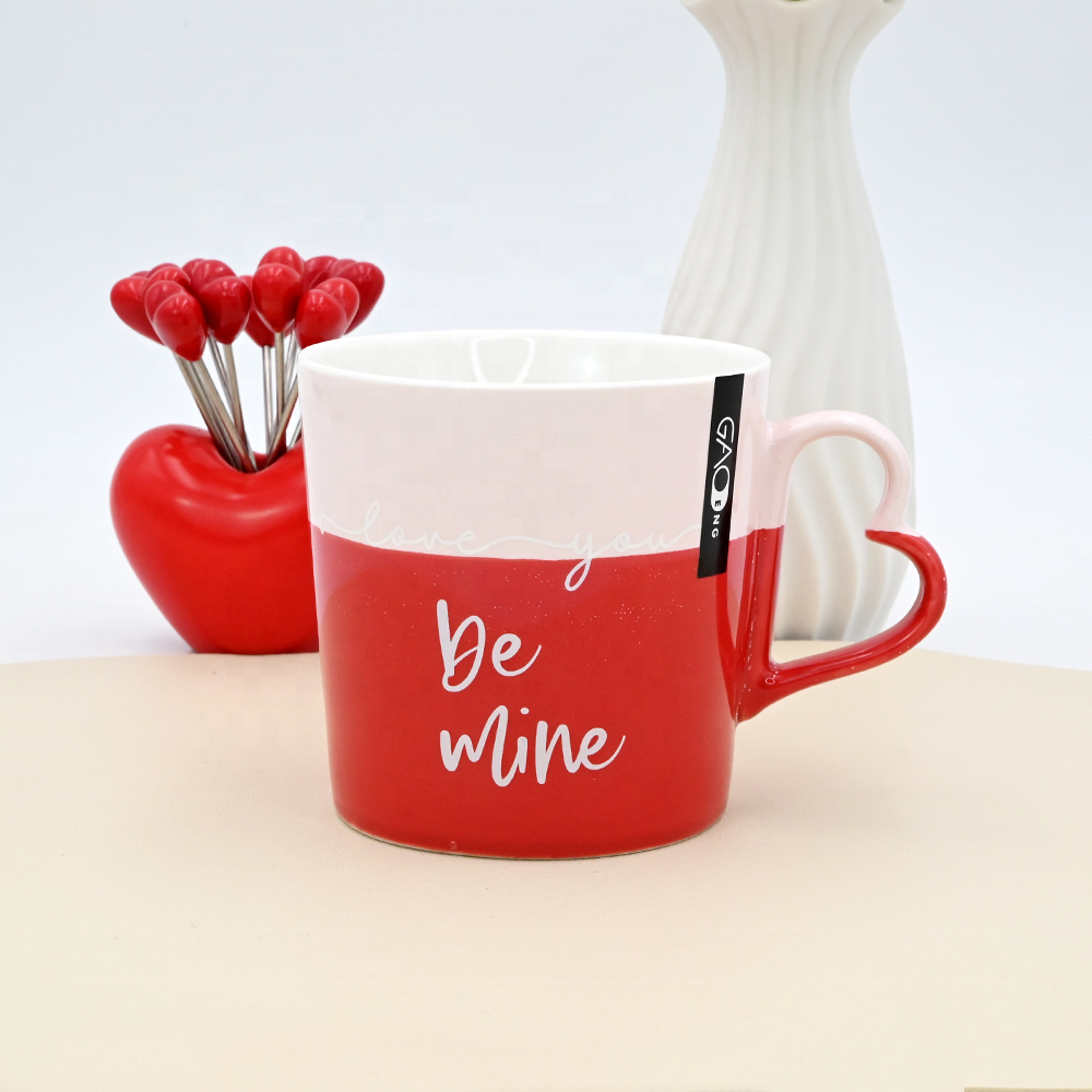 Wholesale New Valentine's Day Gift Mug Red Color Ceramic Cup With Heart Shaped Handle Couple Ceramic Mug