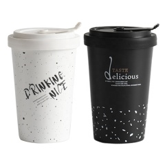 New Arrivals of Popular Ceramic Travel Mug with Silicone Cover Black and White Ceramic Mug with Lid
