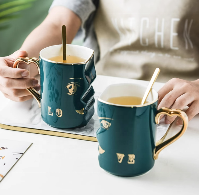 New Arrival Ceramic Couple Mug with Heart Shaped Handle Custom Printing Coffee Mug for Valentine's Day