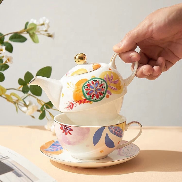 Wholesale Nordic Luxury Teapot and Cup  Custom Design Ceramic White Porcelain Tea Pot Cup Set Add You Logo