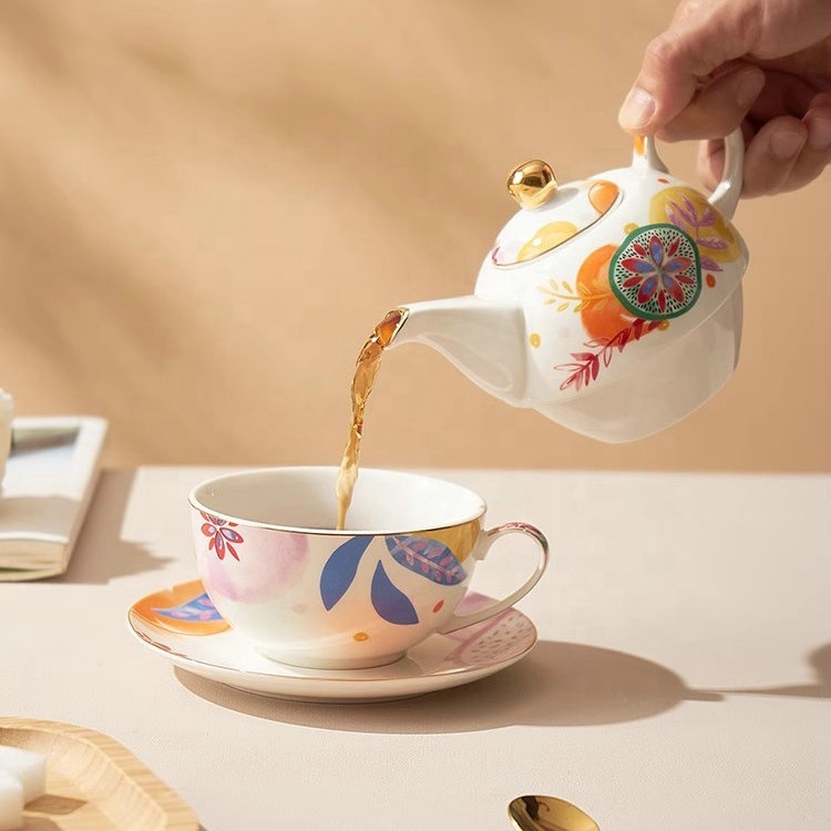 Wholesale Nordic Luxury Teapot and Cup  Custom Design Ceramic White Porcelain Tea Pot Cup Set Add You Logo