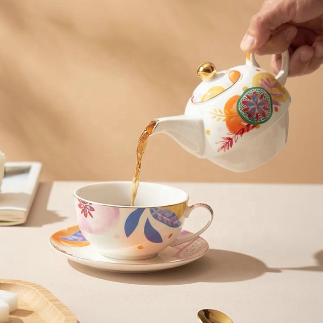 Wholesale Nordic Luxury Teapot and Cup  Custom Design Ceramic White Porcelain Tea Pot Cup Set Add You Logo