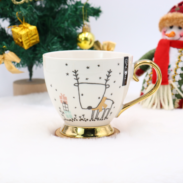 Christmas Design Ceramic Coffee Mug With Luxury Gold Handle & Foot,Custom Logo Xmas Gift Mug