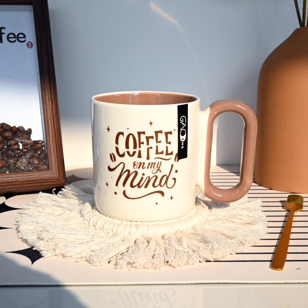 GaoDeng Creative Big Loop Handle Ceramic Coffee Mug Vintage Coffee Letter Print Two-tone Interior Tea Cup Ins Style Home Office Water Cup Gift Mug