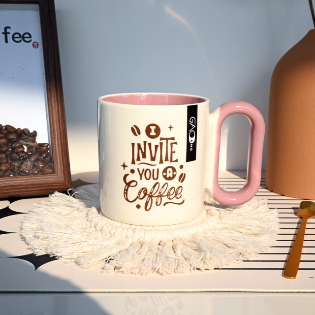 GaoDeng Creative Big Loop Handle Ceramic Coffee Mug Vintage Coffee Letter Print Two-tone Interior Tea Cup Ins Style Home Office Water Cup Gift Mug