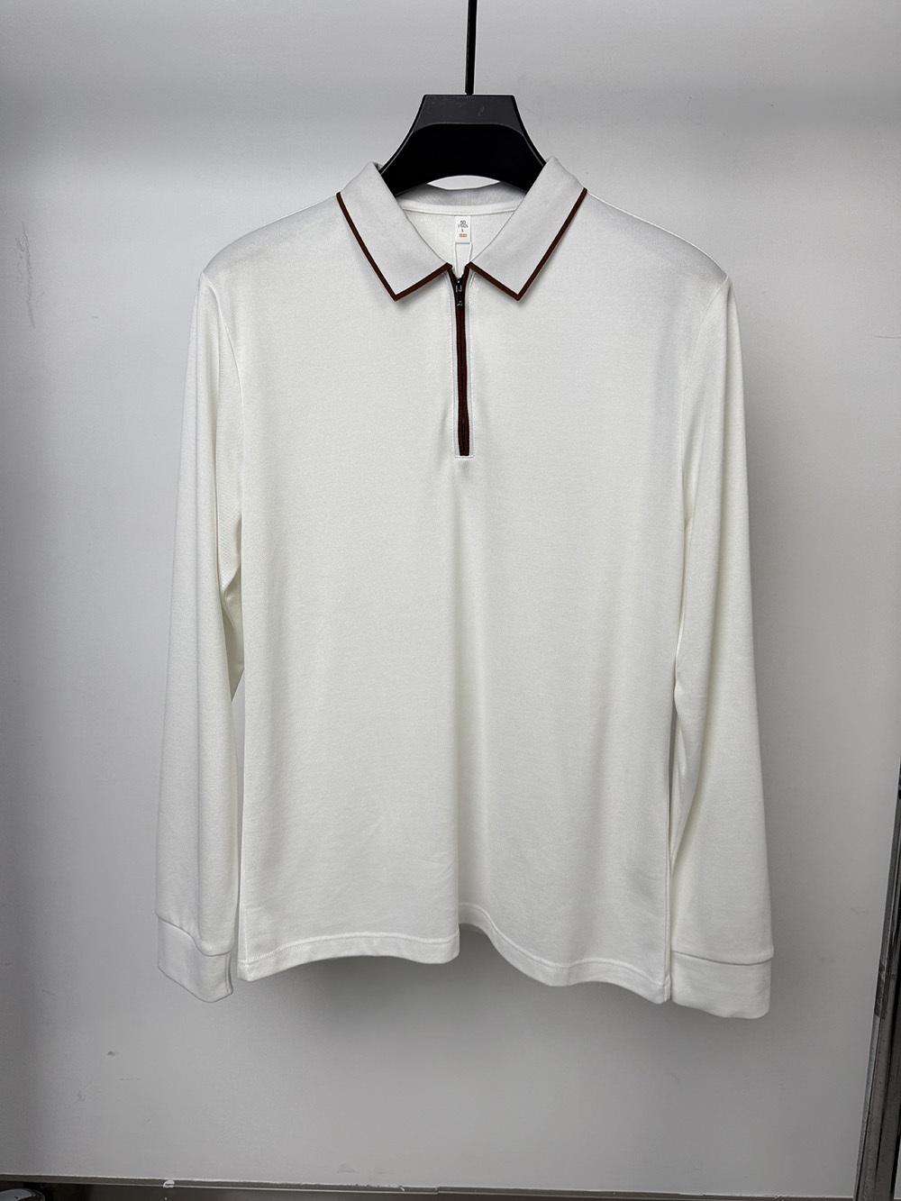 MX52093 260g weight 60.9%polyester  17.8% cotton  17.5% viscose 2.2%sheep wool  1.6% mulberry silkl  Polo shirt