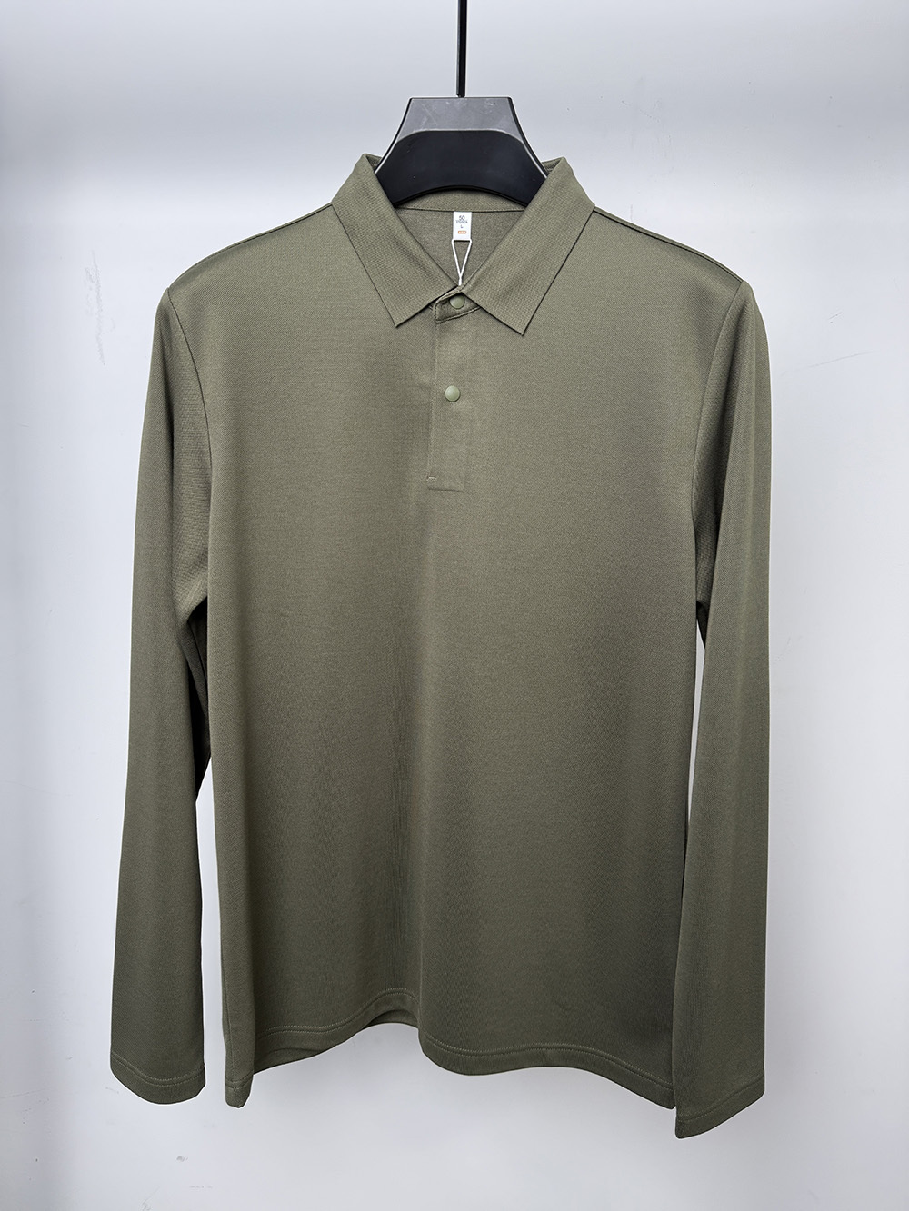MX52186 60.9%polyester 17.8% cotton 17.5%viscose 2.2%sheep wool  1.6% mulberry silkl  Polo shirt
