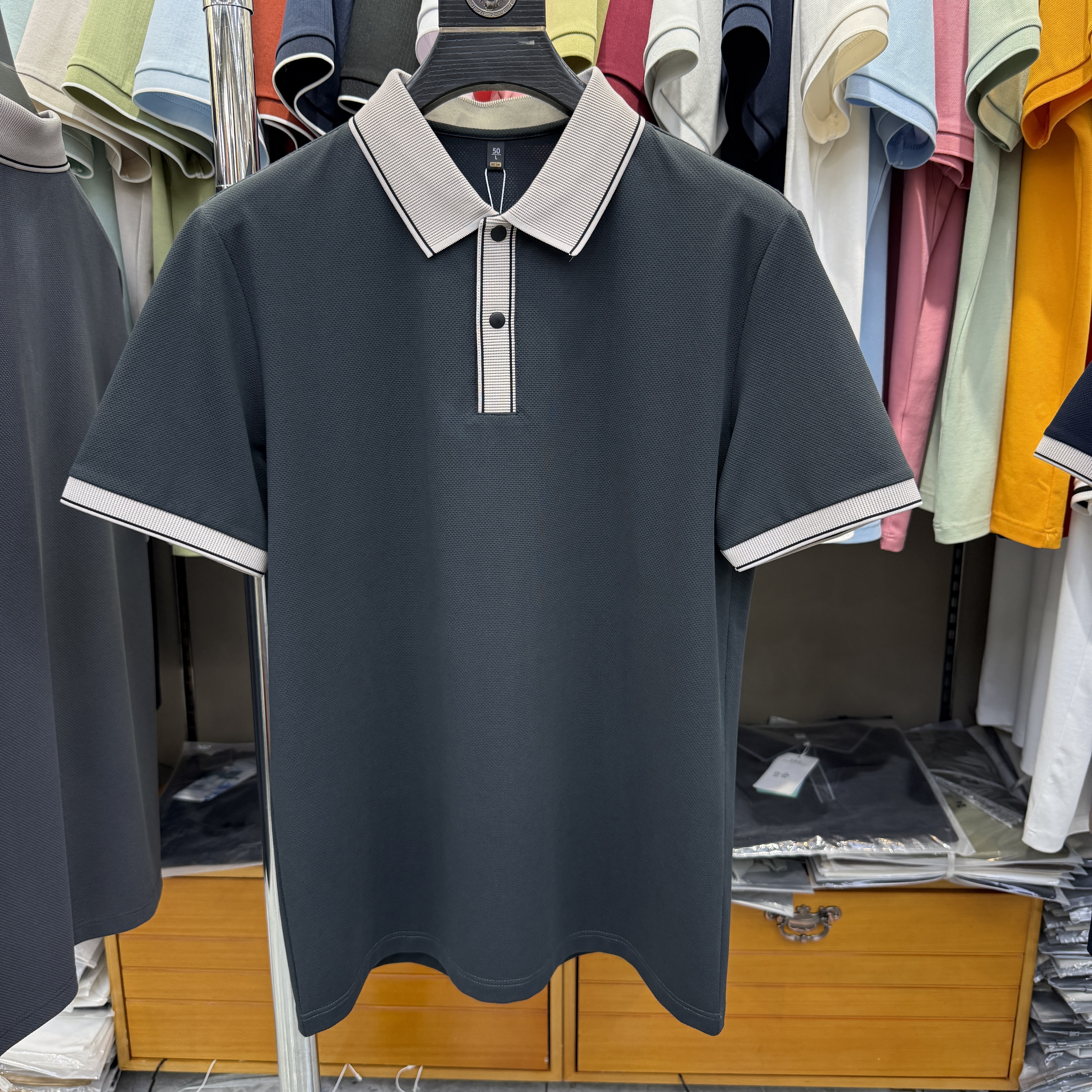 JM6902 54.4% Polyester 39.4% Cotton 6.2% Spandex Short-sleeve polo shirt