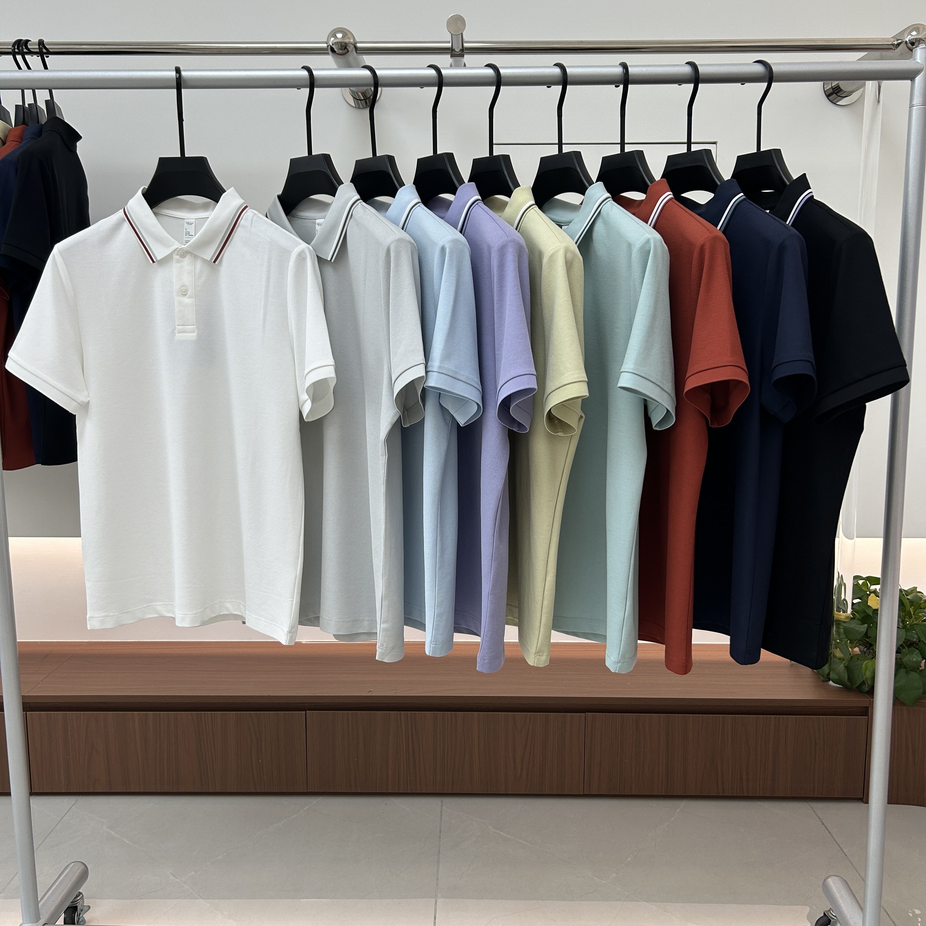 XXD5251 52.3% Cotton  33.6% Polyester  14.1% Modal Short-Sleeved Polo Shirt