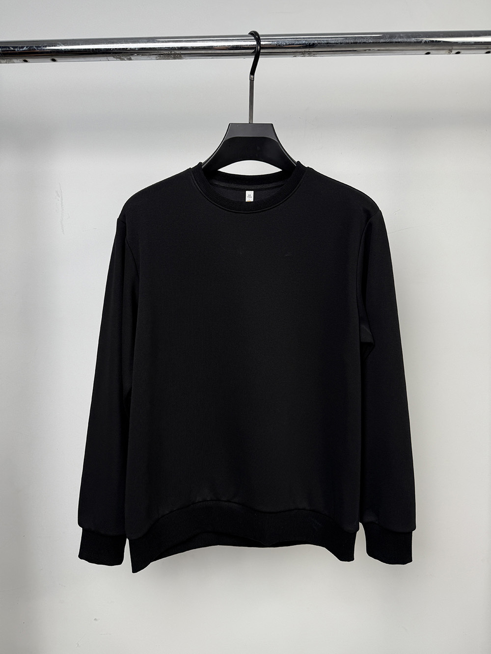MX52120 60.7% Cotton 37.2% Polyester 2.1% Mulberry Silk Long-Sleeve T-Shirt