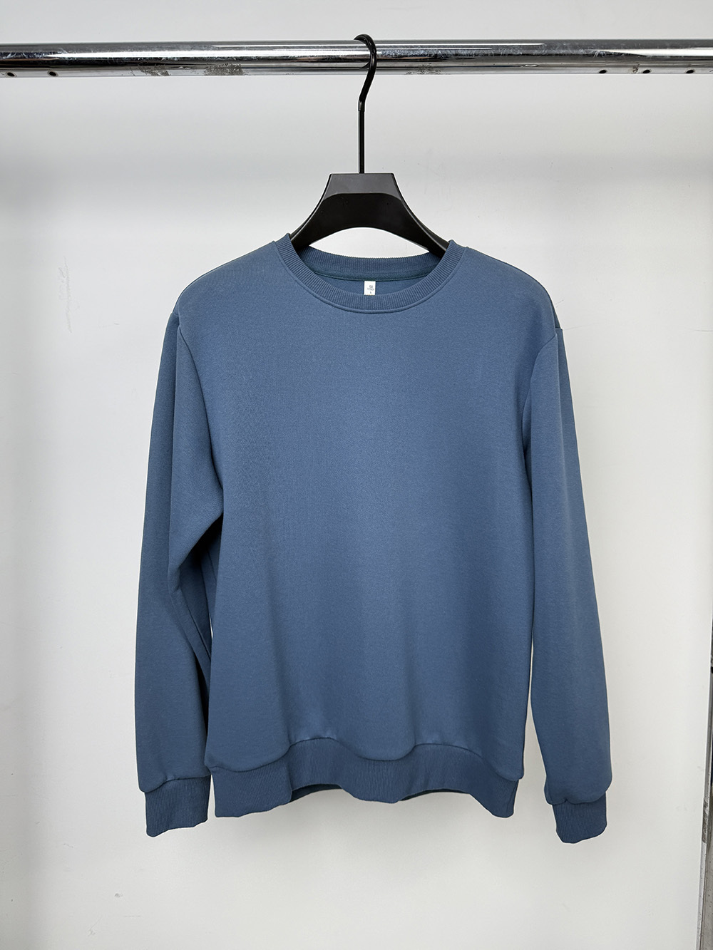 MX52120 60.7% Cotton 37.2% Polyester 2.1% Mulberry Silk Long-Sleeve T-Shirt