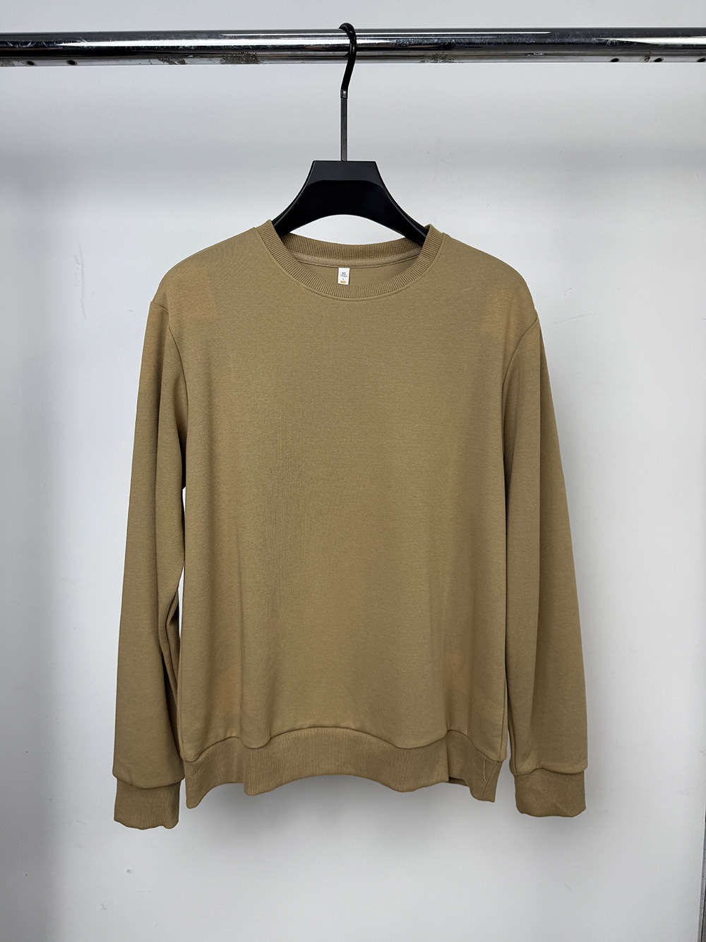 MX52120 60.7% Cotton 37.2% Polyester 2.1% Mulberry Silk Long-Sleeve T-Shirt