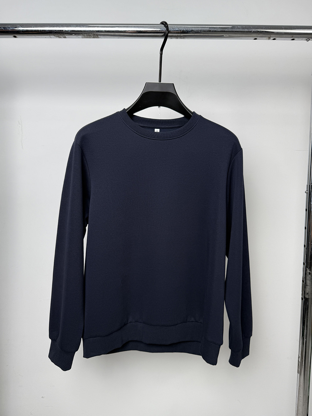 MX52120 60.7% Cotton 37.2% Polyester 2.1% Mulberry Silk Long-Sleeve T-Shirt
