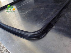 Hot-vulcanized corner-sealed frame