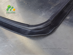 Hot-vulcanized corner-sealed frame