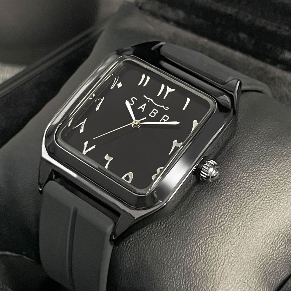 Cross-border best-selling Roman lady square watch with unique design, water-resistant wristwatch, simple and versatile quartz watch, wholesale at low price.