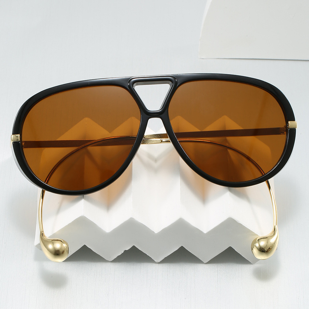 Exotic vintage large-framed personalized double-barrel sunglasses for Europe and America. New style pilot sunglasses. Cross-border fashionable European style.