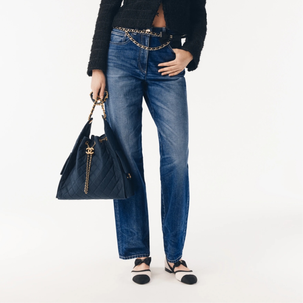 CHANEL 25 Medium Handbag