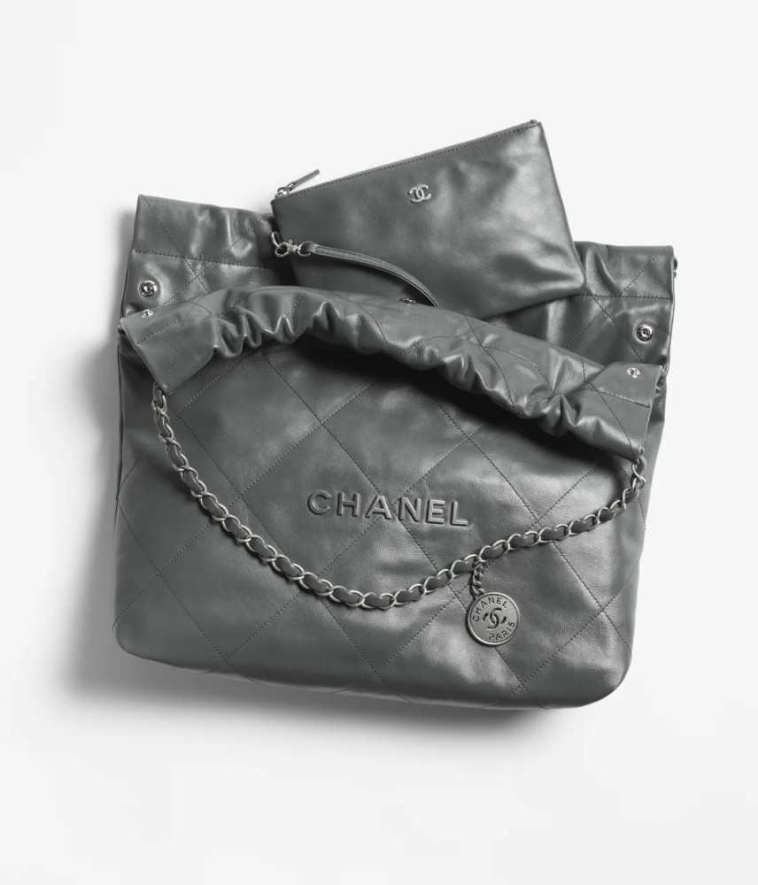 CHANEL 22 Handbag