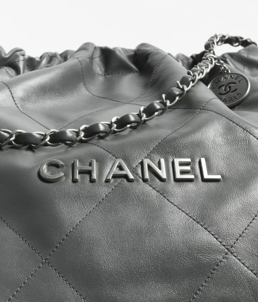 CHANEL 22 Handbag