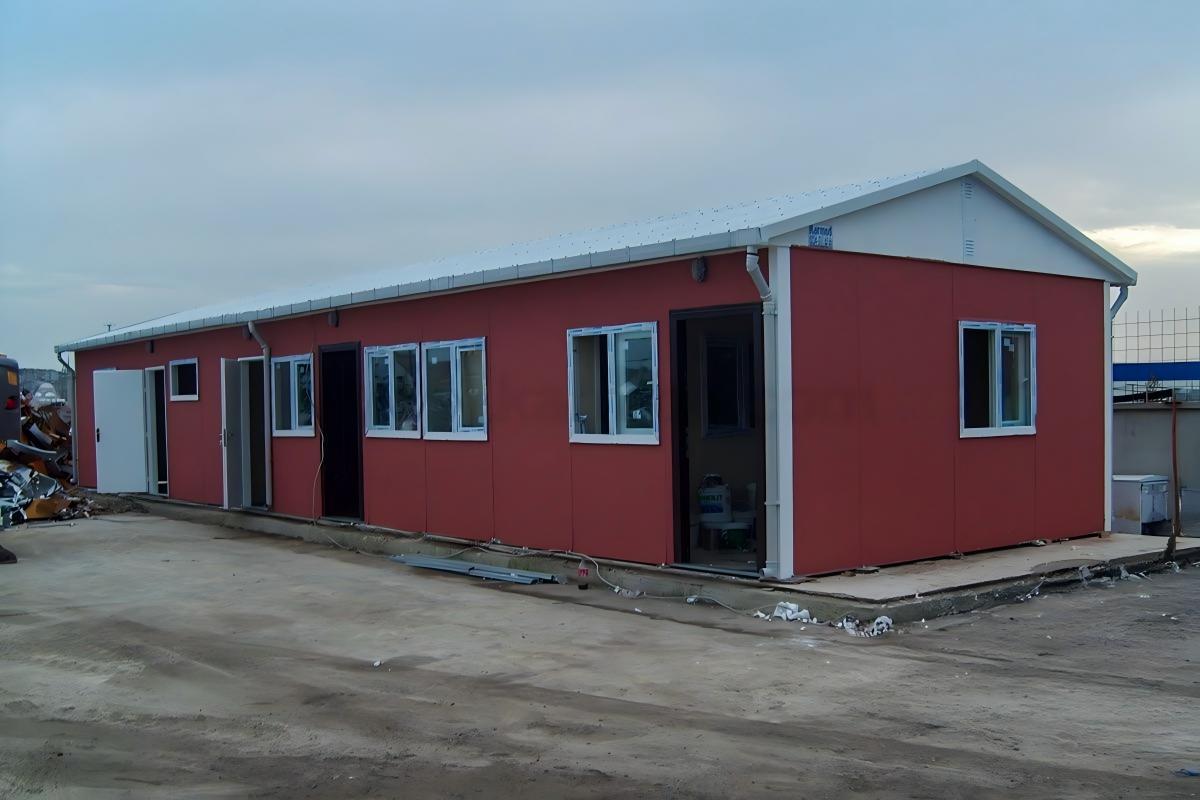 Site Labour Camp Buildings 58 m²