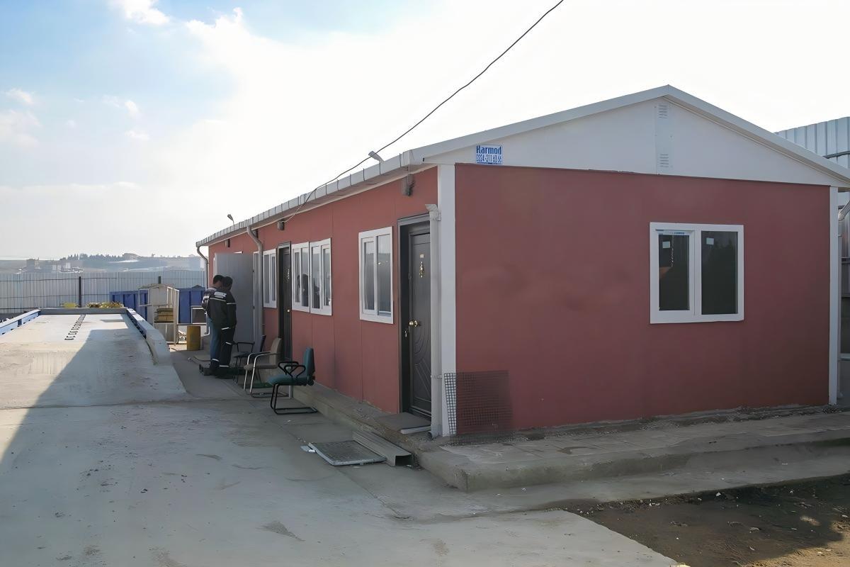 Site Labour Camp Buildings 58 m²