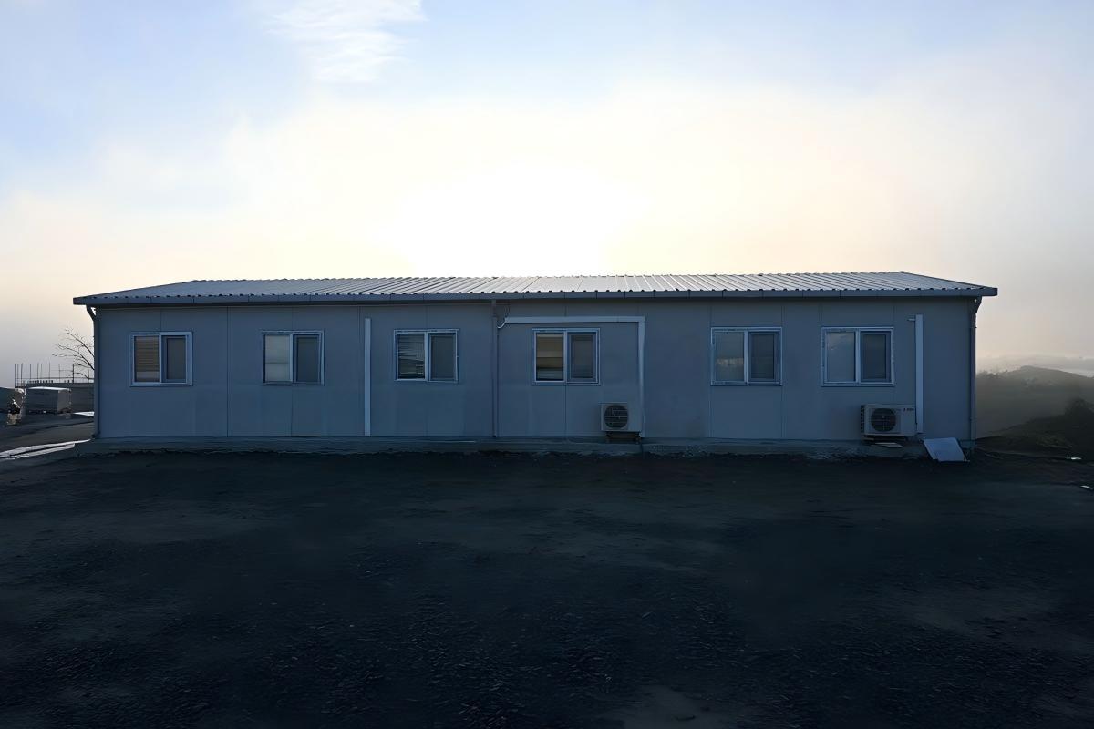 Site Labour Camp Buildings 58 m²