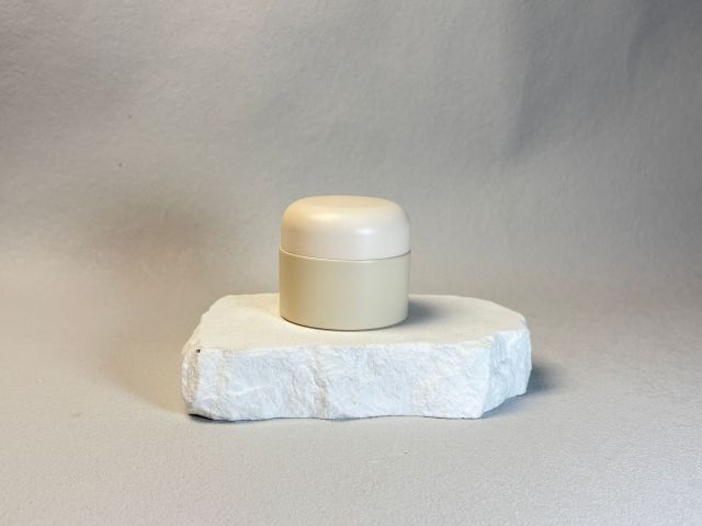 In stock: 30g/50g bread lid cream bottle, high-end eye cream facial mask bottle, wide-mouth glass bottle, wholesale