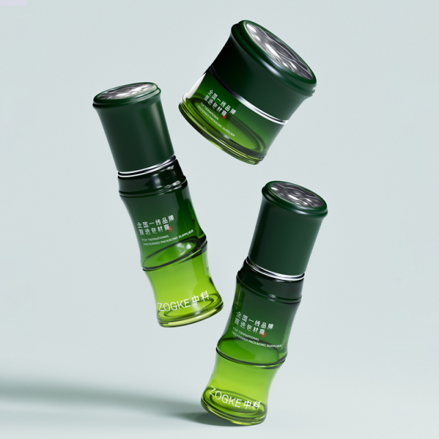 The manufacturer has ready stock of 40ml, 100ml, 120ml pump bottles (for lotion and serum) and 30g, 50g jars (for cream) as a set, offering wholesale of refillable containers.