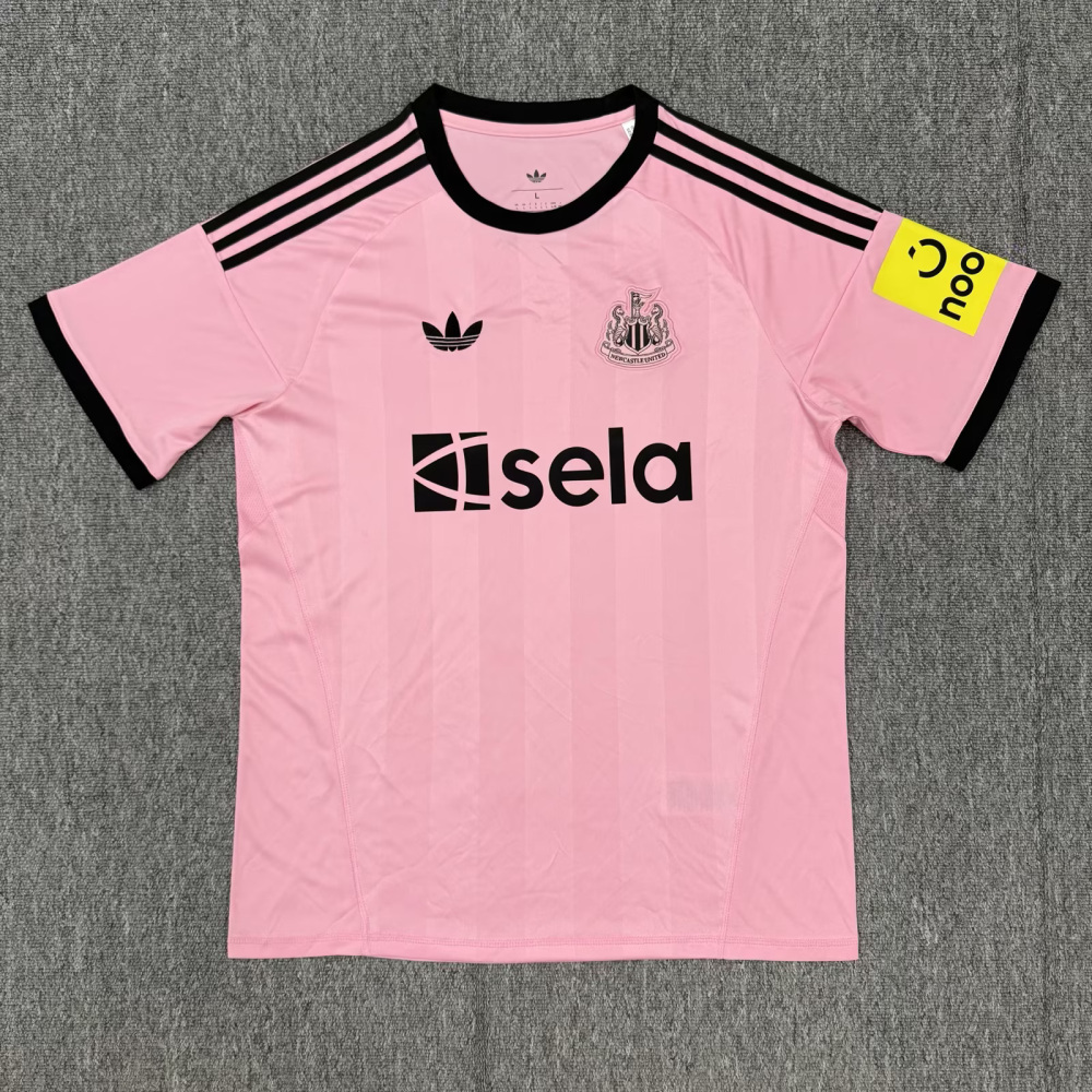 2025/26 Newcastle United Goalkeeper Jersey Pink