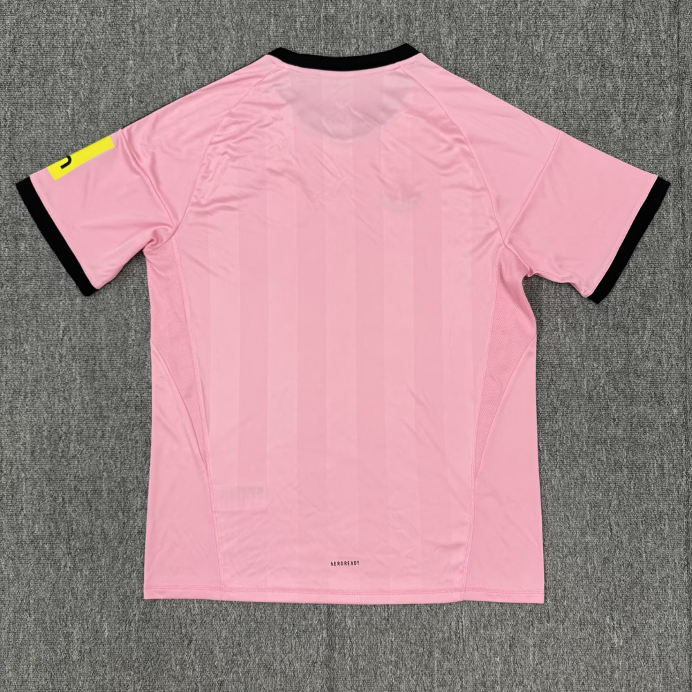2025/26 Newcastle United Goalkeeper Jersey Pink