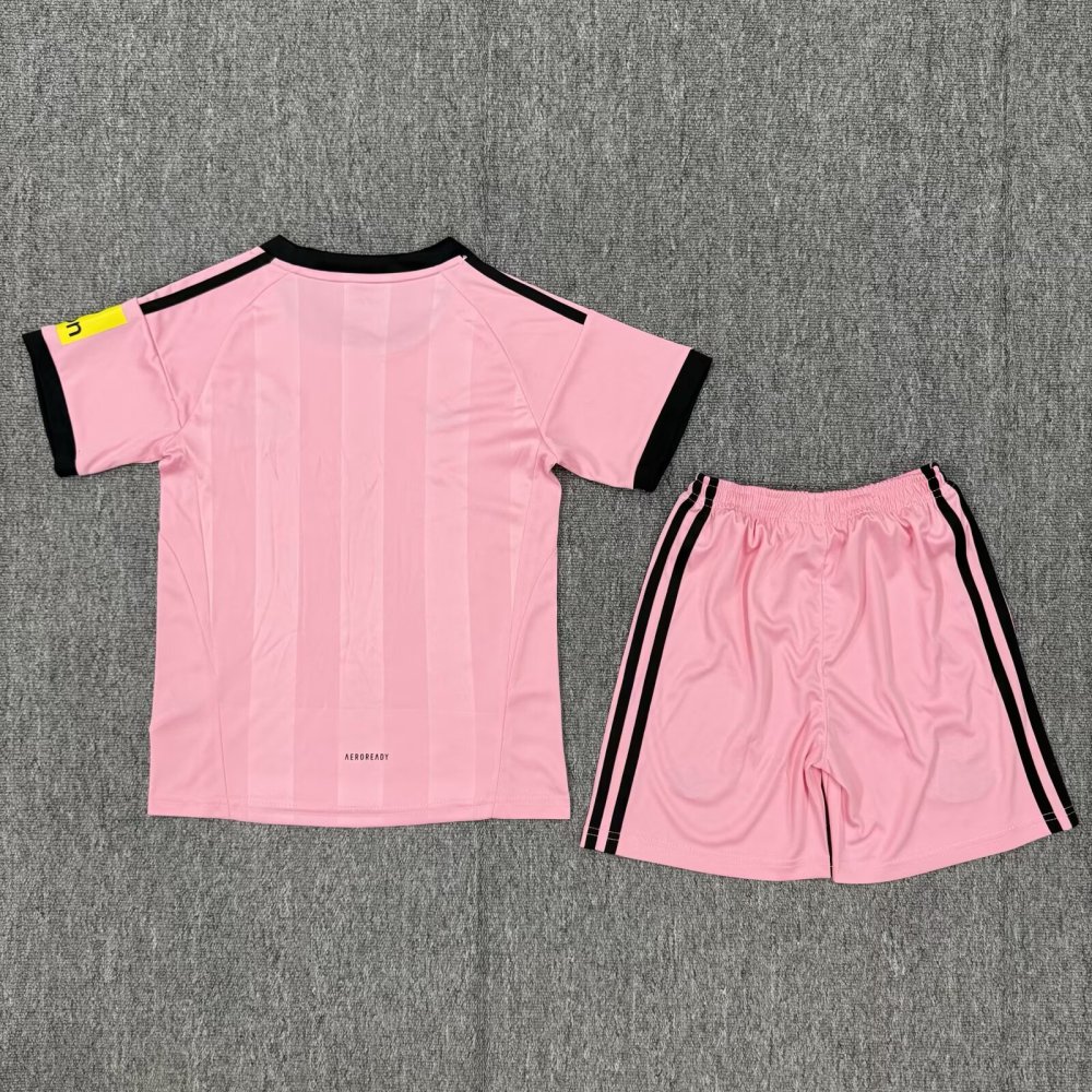 2025/26 Newcastle United Goalkeeper Jersey Pink Kids Sizes