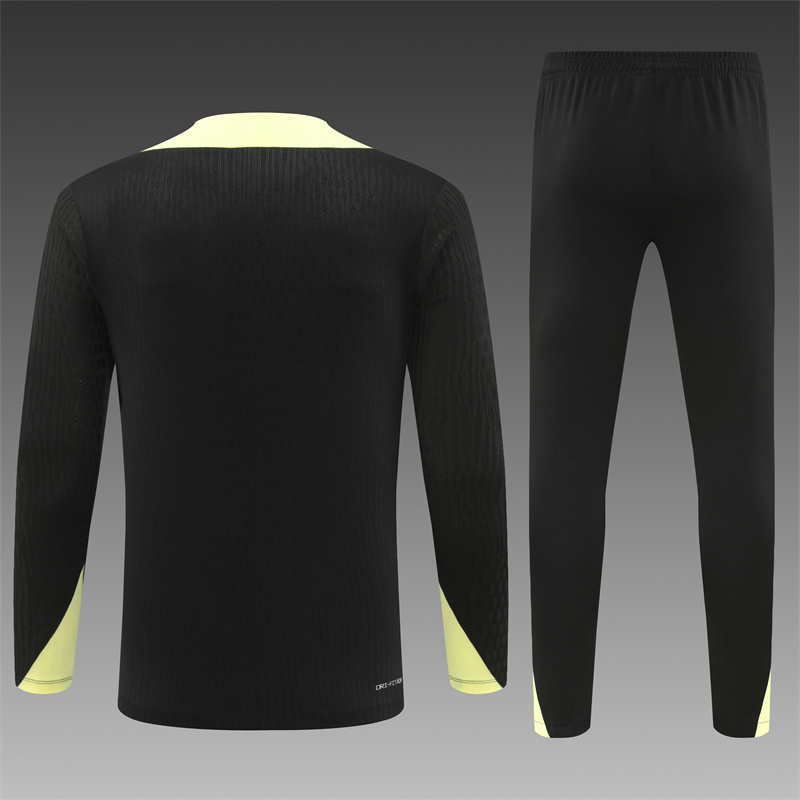 2425 Liverpool black and yellow winter long sleeved training suit set Kids size [player version]